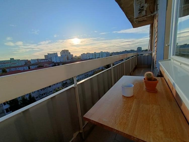 Apartament cu 4 camere semidecomandat, mobilat în Dacia