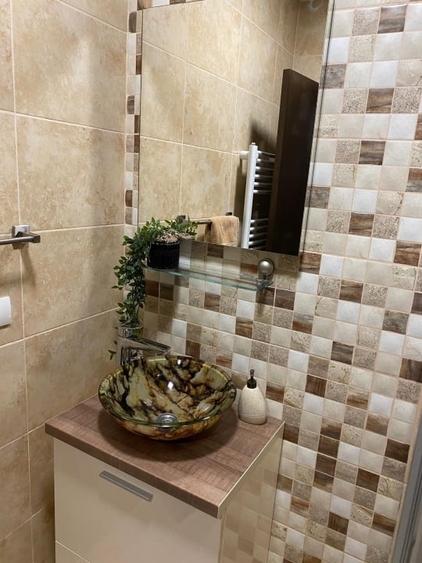 Apartament cu 4 camere decomandat, mobilat în Faleza Nord