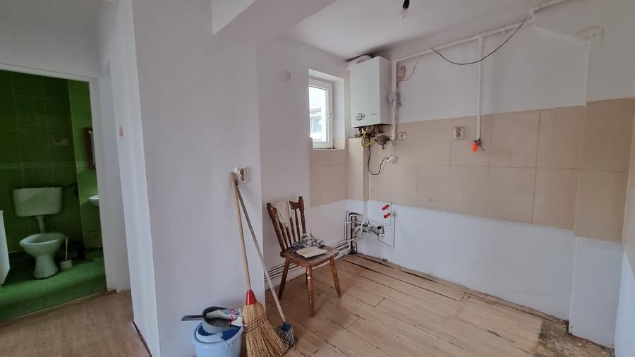 Apartament cu 2 camere decomandat în Micro 14
