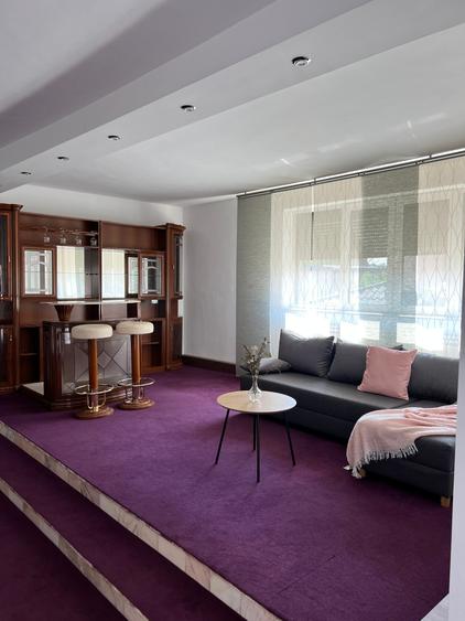 Apartament cu 4 camere decomandat în Central