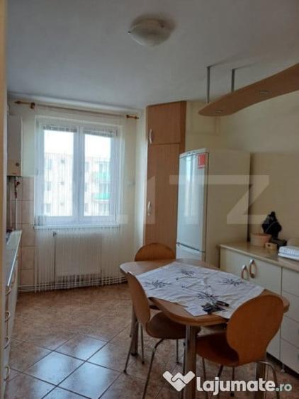 Apartament cu 3 camere decomandat în Turda