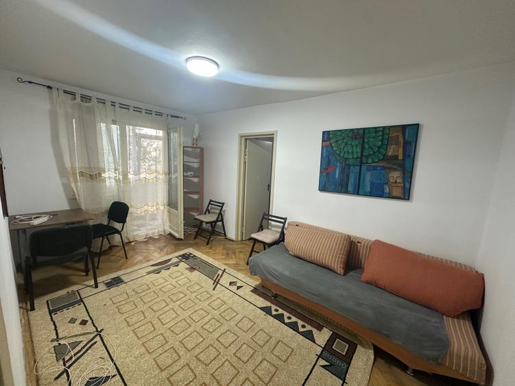 Apartament cu 2 camere nedecomandat în Central