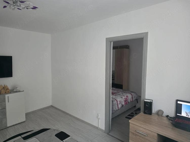 Apartament cu 3 camere semidecomandat, mobilat în Șagului