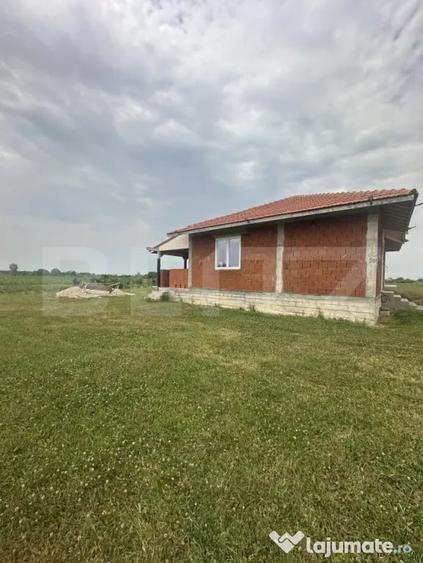 Casă cu 3 camere cu Teren 585 Mp în Central