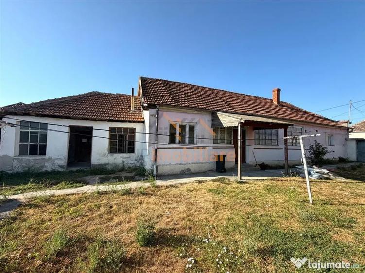 Casă cu 3 camere cu Teren 990 Mp în Tărian