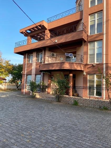Casă individuală cu 15 camere cu Teren 8293 Mp în Chiscani