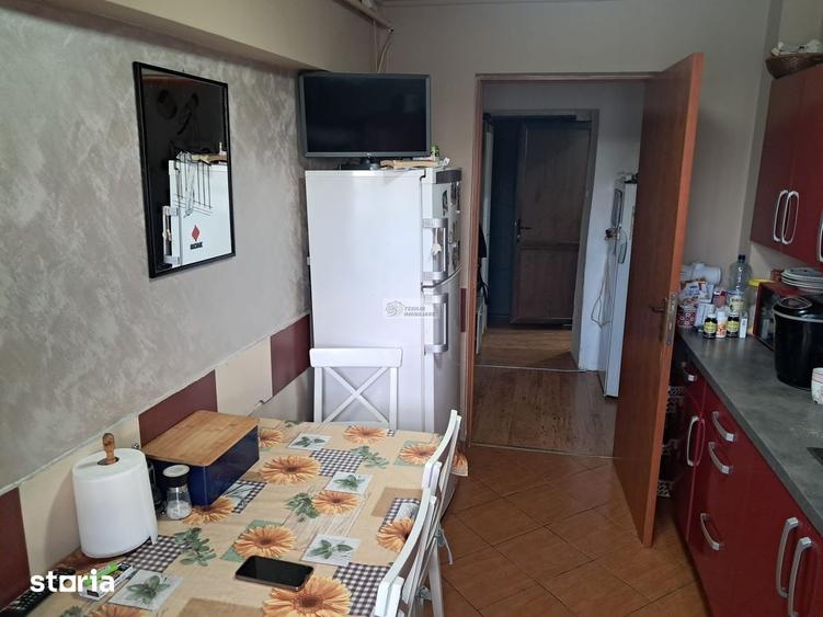De vanzare 4 camere/97 mp utili/Scoala 10/Focsani/et 3/4 - 8