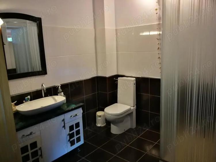 Casă cu 5 camere în Moșnița Nouă