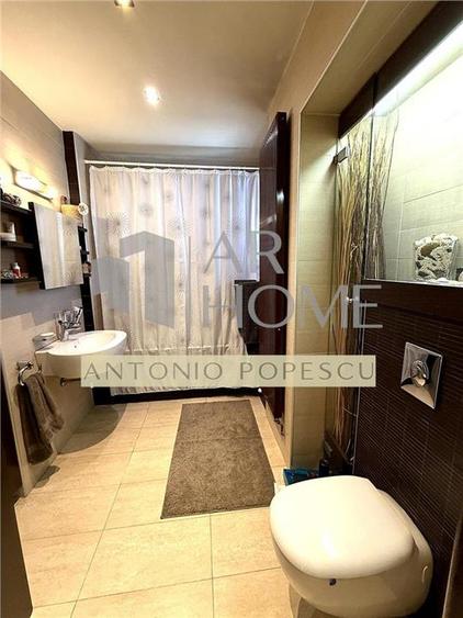 Apartament cu 4 camere decomandat, mobilat în Central