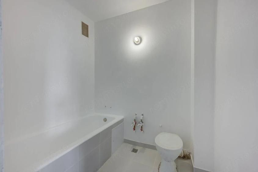 Apartament cu 3 camere semidecomandat în Baba Novac