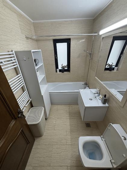Apartament cu 2 camere decomandat în Valea Adâncă