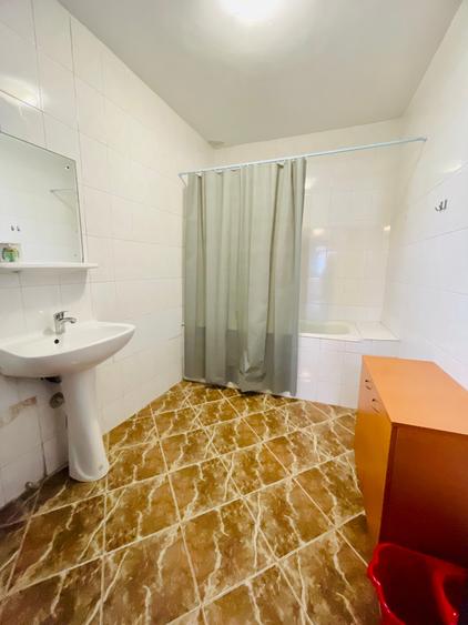 Apartament cu 3 camere decomandat în Apărătorii Patriei