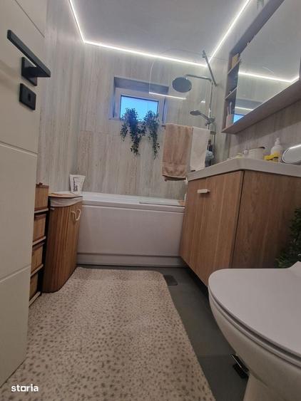 Apartament cu 3 camere decomandat în CET