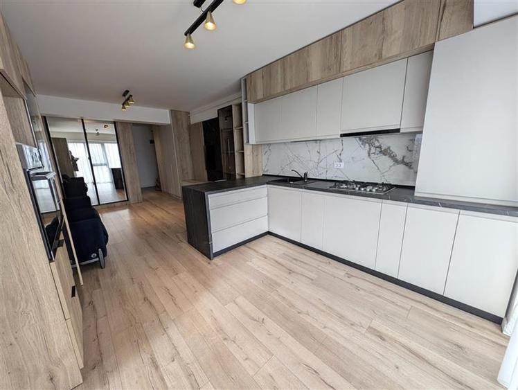 Bloc nou - langa Universitatea Bacovia si Primarie - 2 camere - mobilat si utila - 4