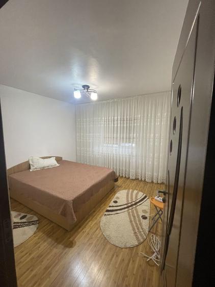 Inchiriez Apartament - zona I-uri. - 6