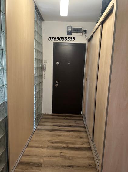Apartament cu 3 camere decomandat în Drumul Taberei