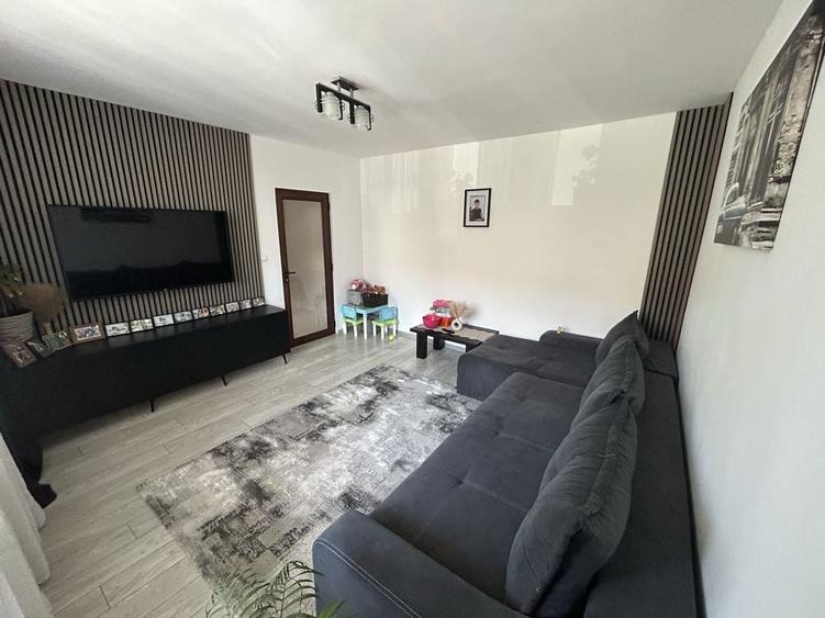 Apartament 3 camere / etaj 1 / Materna / - 1