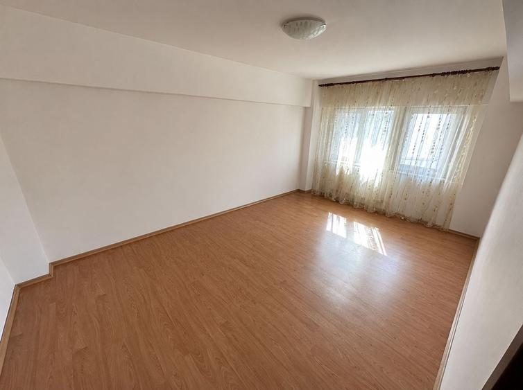 Apartament cu 2 camere decomandat în Tomis II