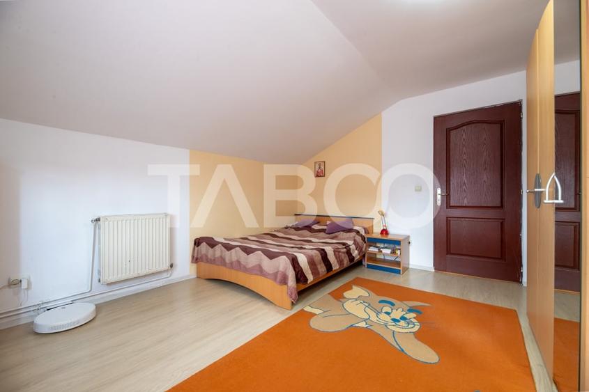 Casa de vanzare cu 4 dormitoare 2 bai si pivinita in Selimbar - 5