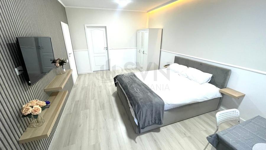Apartament cu 8 camere decomandat în Aviației