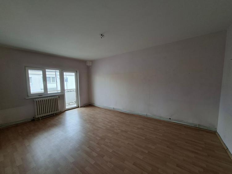 De vânzare 3 camere decomandat - 1