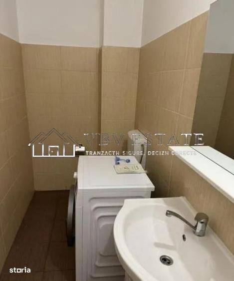 Apartament cu 3 camere semidecomandat, mobilat în Tineretului