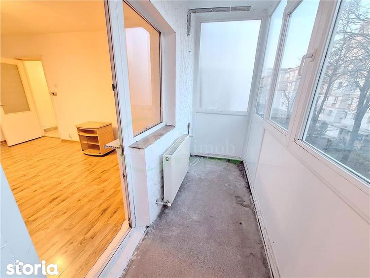 Apartament 2 camere, etaj 2 din 4, nemobilat , cu centrala, Piata Sud - 2