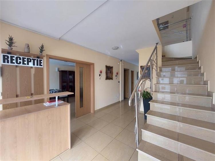 Casa cu 10 camere pentru pensiune sau locuit - 2