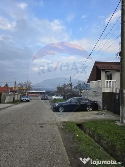Casă cu 4 camere cu Teren 405 Mp în Periferie