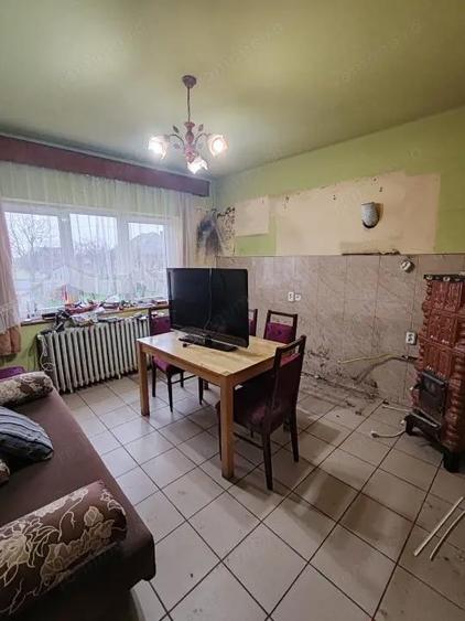 Casa spa?ioasa cu teren generos, aproape de centrul ora?ului Targu Lapu? - 4