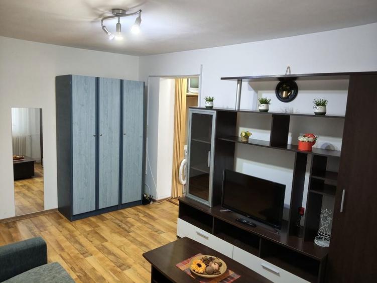 Proprietar inchiriez apartament cu 2 camere - 1