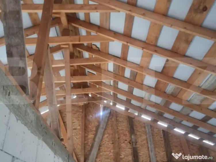 CASA LA ROSU CU TEREN - 6