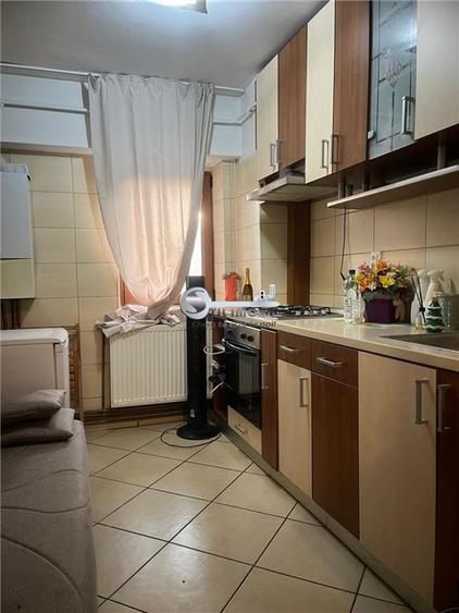 Apartament 3 camere Hala Centrala - 550 EURO - 2