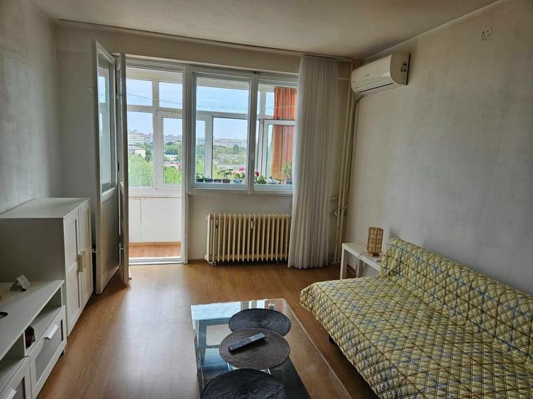 Apartament cu 3 camere decomandat în Giurgiului