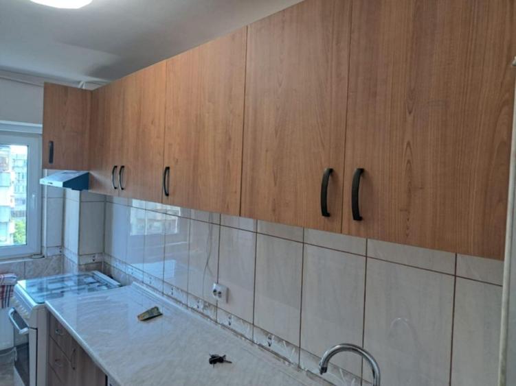 Rahova, parc Sebastian, str. Motoc, bloc din 1990 - 6