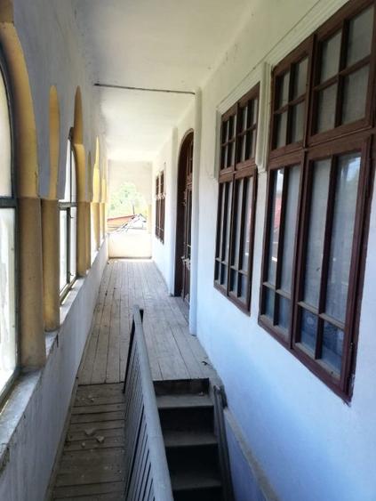 BEZDEAD - Conac 350 mp + 4800 mp teren - 6