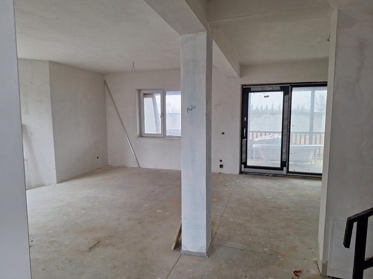 Casa P+M semifinisata, 140 mp, teren 500 mp Santandrei, str. Nordului - 5