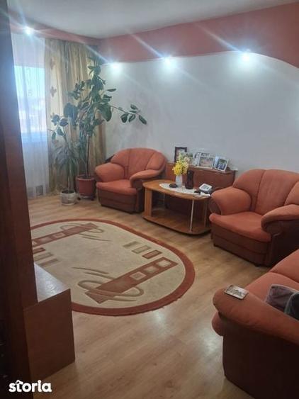 Apartament de vanzare - 3 camere - 6
