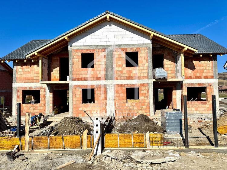 Casa cu 4 camere, 117mp utili+terasa acoperita(26mp), teren 334mp - 1