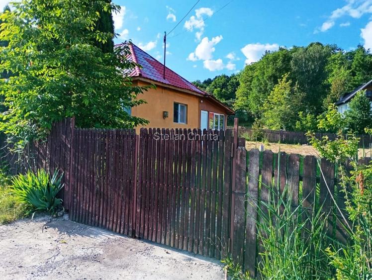 Casa de vanzare cu teren 3100 mp in Breaza de Jos, Prahova Casa de vanzare cu teren 3100 mp in Breaza de Jos, Prahova