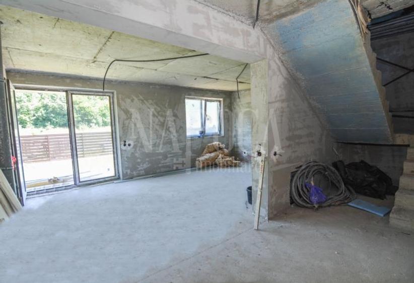 Casa 4 camere de vanzare in Floresti - 2