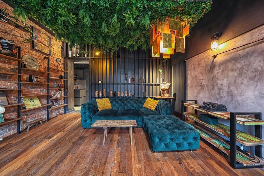 Bijuterie arhitecturală cu dotări smart in centrul Brasovului - 1