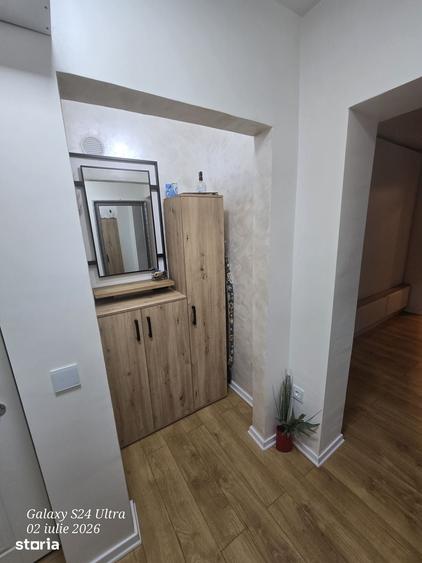 Apartament cu 3 camere în Craiovei