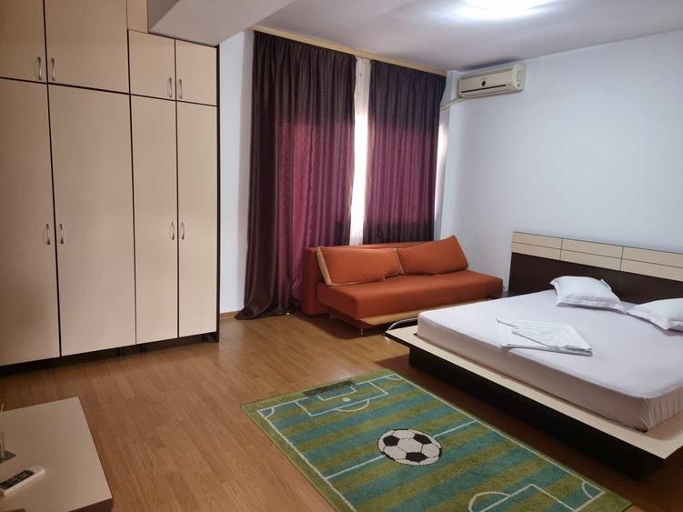 Mamaia Sat_vila 6camere cu bai proprii,pret 3000E - 6