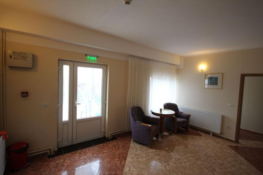 Vila  destinatie camin batrani - 12