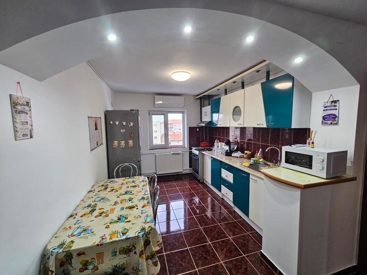 Apartament 3 camere, decomandat, etajul 4 din 4, cu pod, Girocului, comision 0% - 4