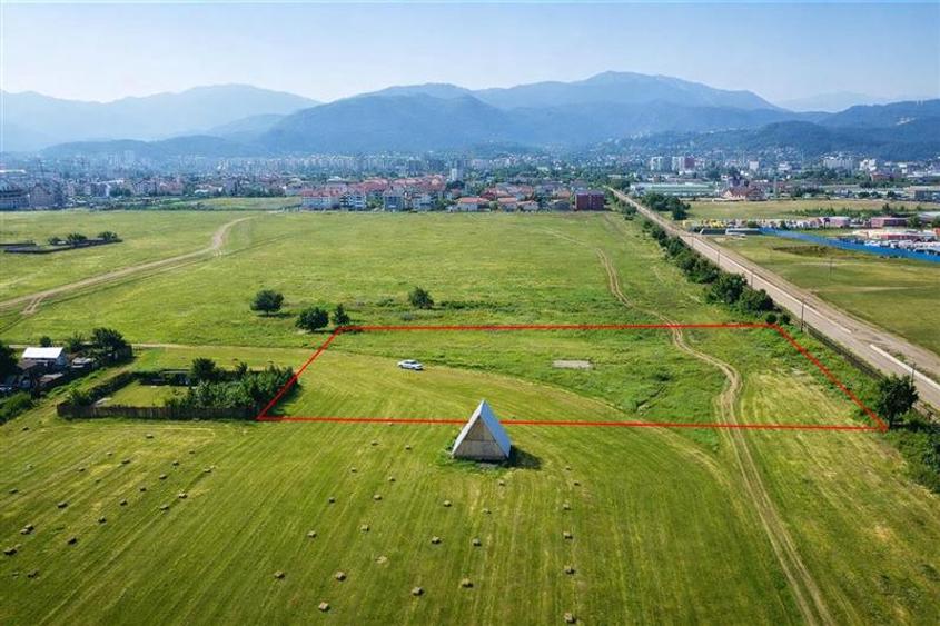 Teren intravilan pretabil:constructie blocuri/vile/investitional, Tractorul, Bra - 1