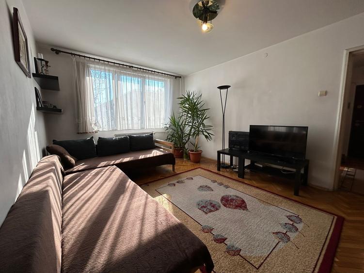 1 Decembrie 1918 3 Camere  Etaj 2 62 Mp 7 Min Metrou Bloc 1975 Reabilitat - 2