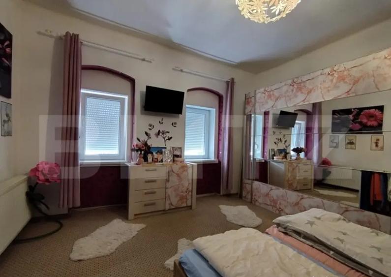 Casa cu 4 camere, 140 mp, acces auto, 902 mp teren, zona Bog - 9