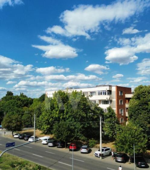 Apartament 4 camere, 1 Mai , Insula, centrala termica, langa - 3